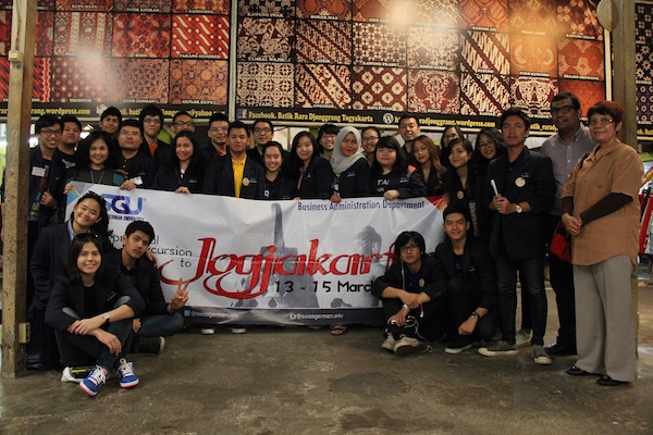 Entrepreneurial Excursion to Yogyakarta Held by Business Administration Department